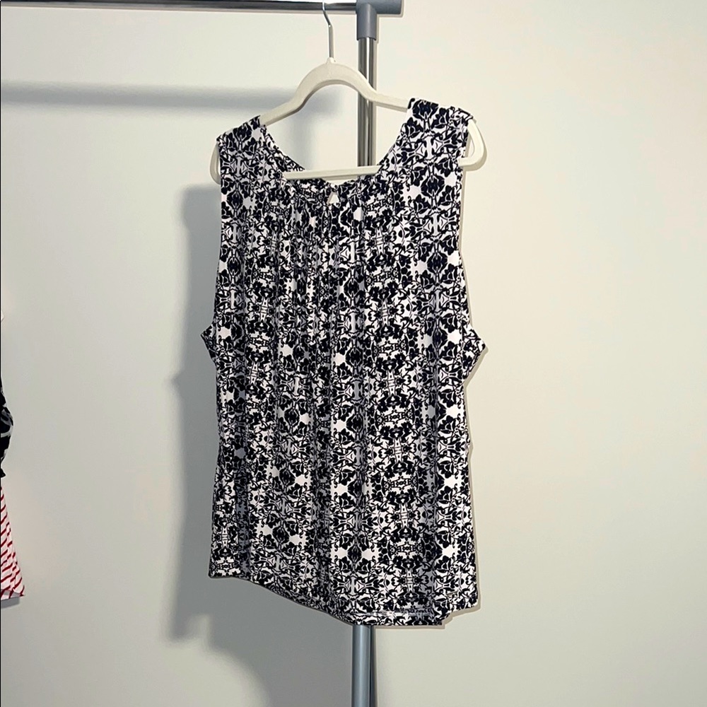 Black and White Sleeveless Top